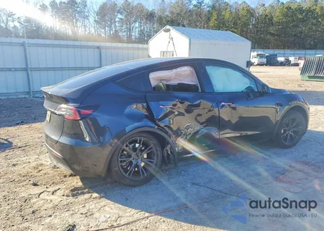 2024 Tesla Model Y z USA, uszkodzony, nr VIN 7SAYGDEDXRF155285